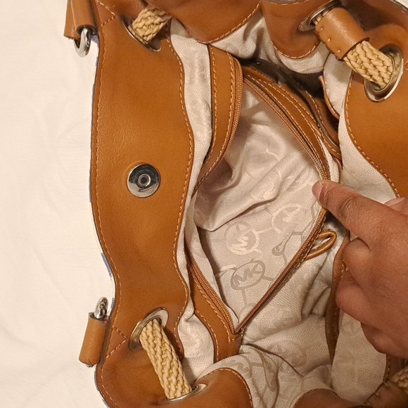 Michael Kors Floral Print Tote Bag - Picture 11 of 13